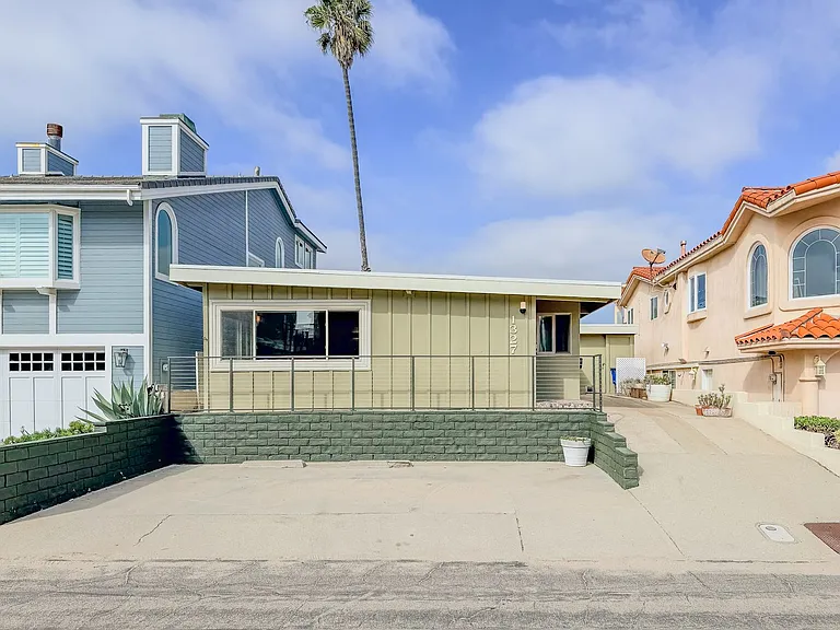 1327 Devon Ln — Photo 30