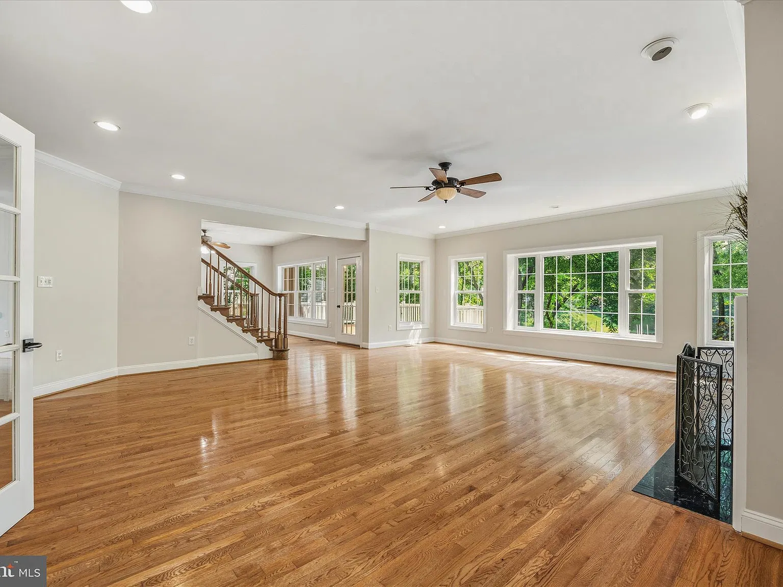5 bed, 4.5 bath, 5416 sqft, $6,500 — Photo 4