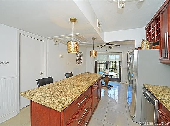 Home For Sale In Victoria Park