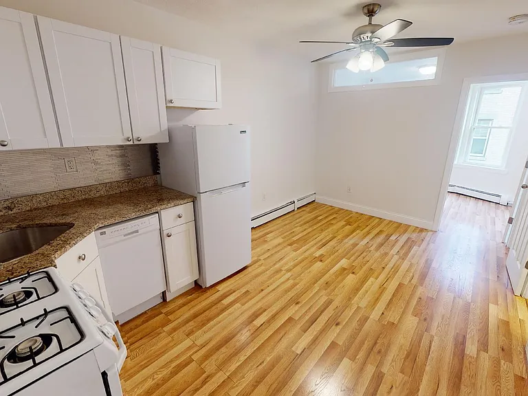 21 Sheafe St #8 — Photo 9