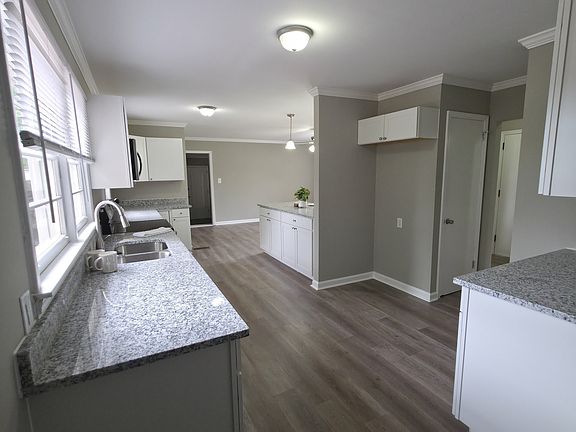 5th image of 360 Pinkney St