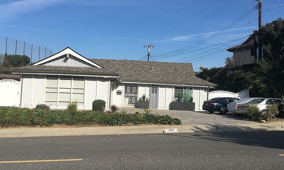 1st image of 539 Casuda Canyon Dr
