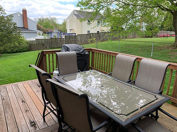 2nd image of 3275 Blue Heron Dr