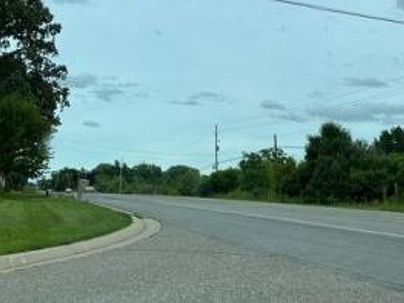 Exterior Neighborhood (street photo)