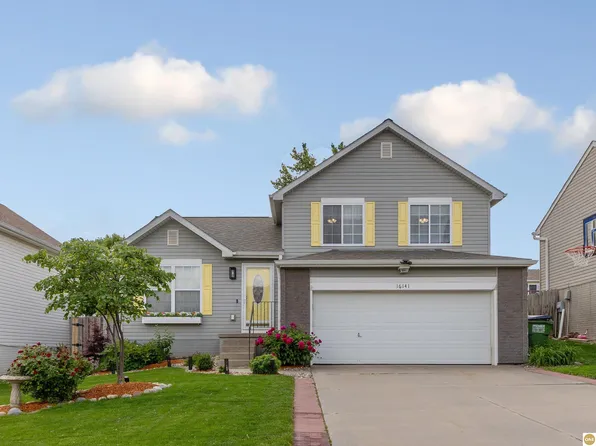 16141 Cottonwood St, Omaha, NE 68136