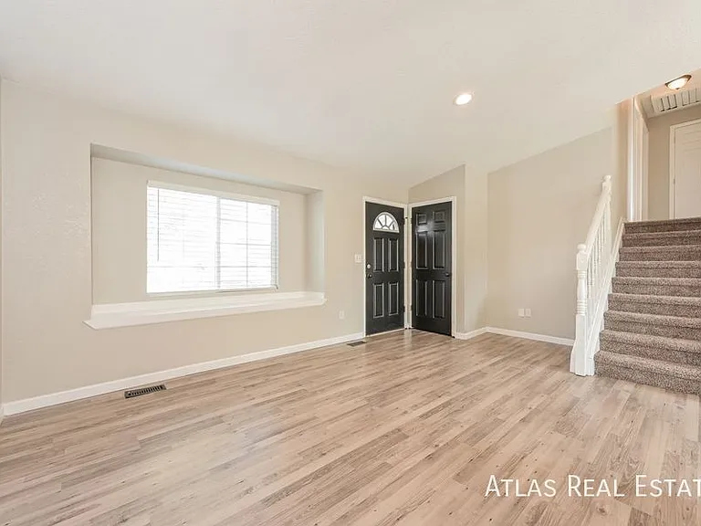 1484 S Cathay Way — Photo 2