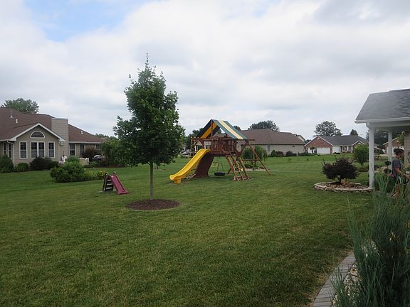 2nd image of 1023 Deer Run Ct