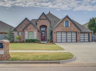 1900 Lago Dr, Moore, OK 73160