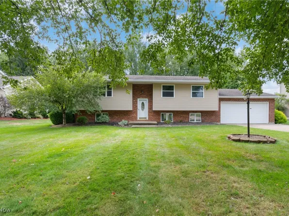 3784 Ramsey Dr, Uniontown, OH 44685