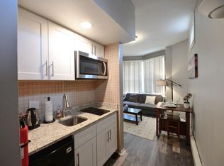 302 S 12th St #404, Philadelphia, PA 19107