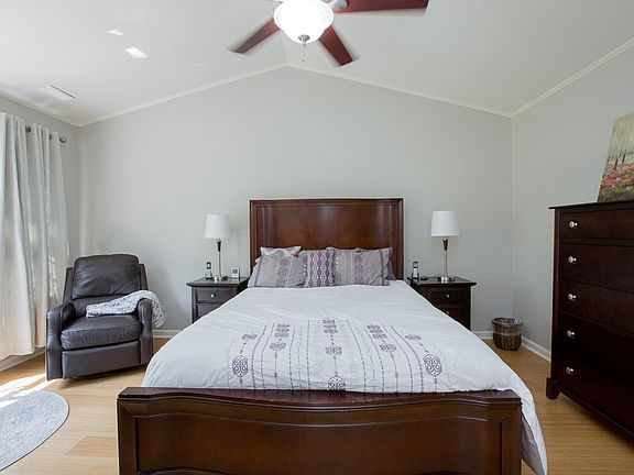 4th image of 803 Green Passage Ln