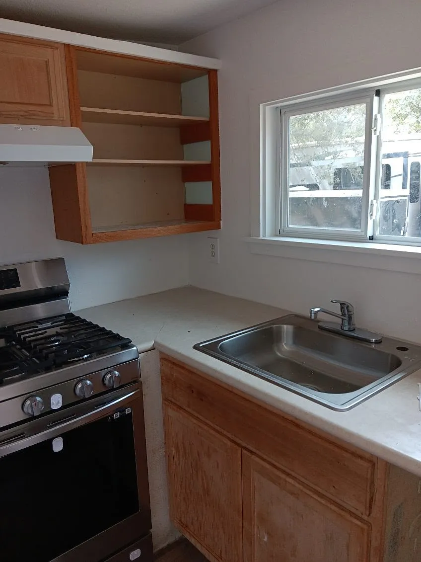 1 bed, 210 sqft, $850 — Photo 2