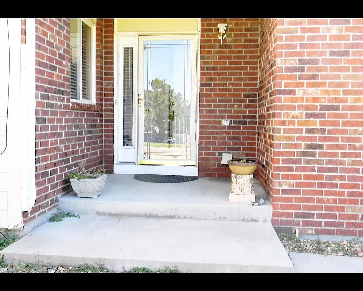 3 bed, 1322 sqft, $2,200 — Photo 1