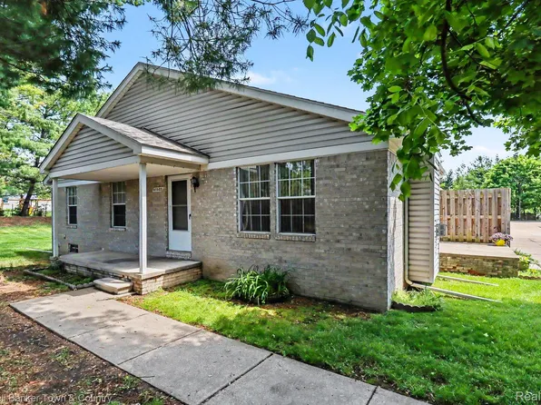 47083 Auburn Ct, Shelby Township, MI 48317