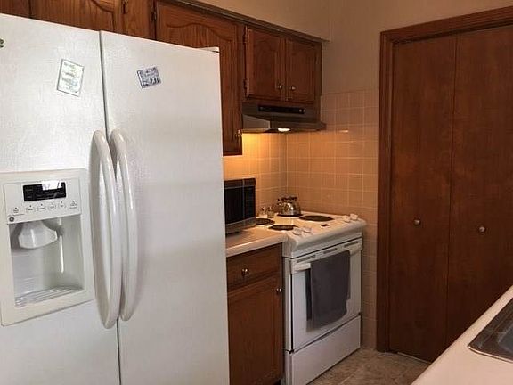 4th image of 139 Pineview Dr