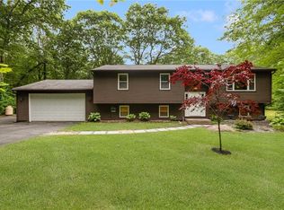 111 Bramble Bush Rd, Coventry, RI 02816
