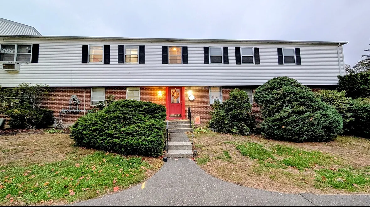 2 bed, 910 sqft, $2,250 — Photo 1