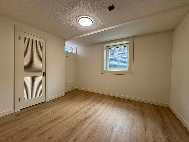 660 S Alcott St — Photo 5
