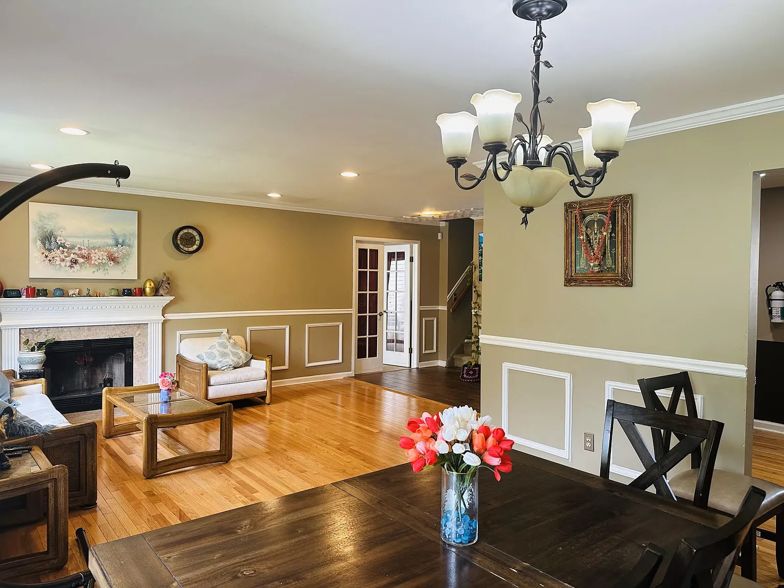 2 Russell Ct photo 1