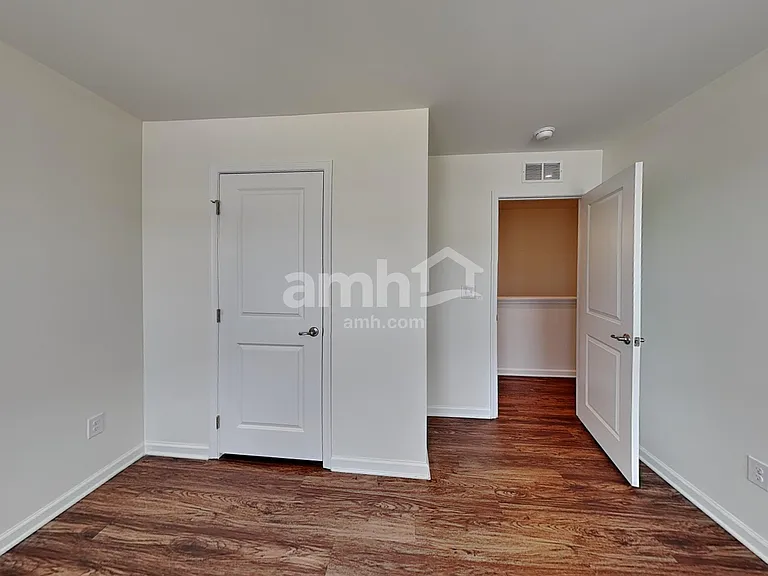 553 Larragan Dr — Photo 15