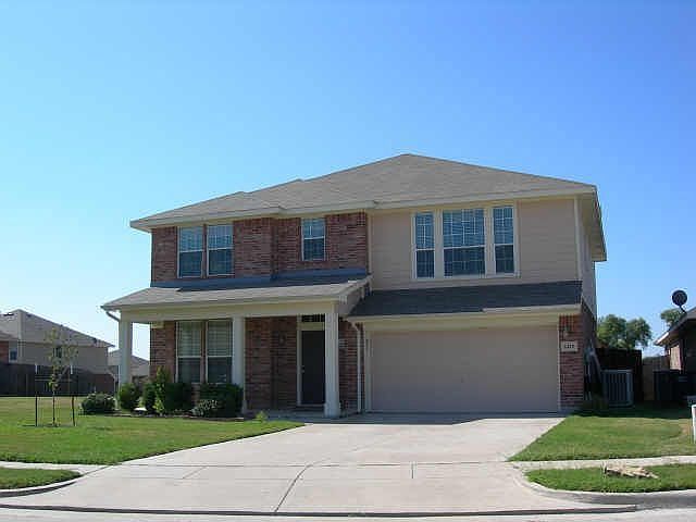 1st image of 2425 Forest Creek Dr