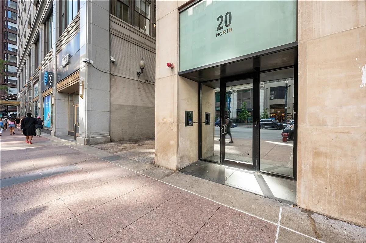 2 bed, 1100 sqft, $3,600 — Photo 2