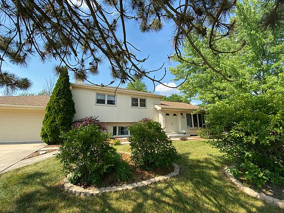 2nd image of 15509 Twin Lakes Dr