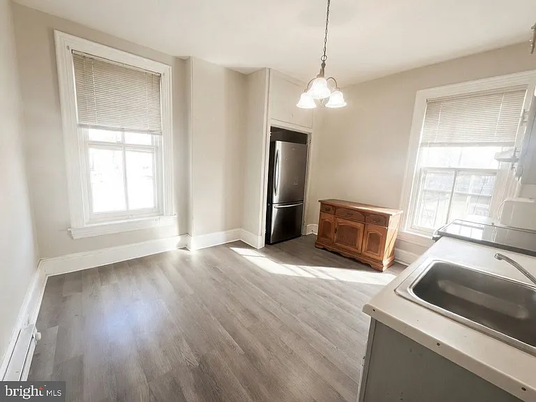 535 E High St — Photo 6