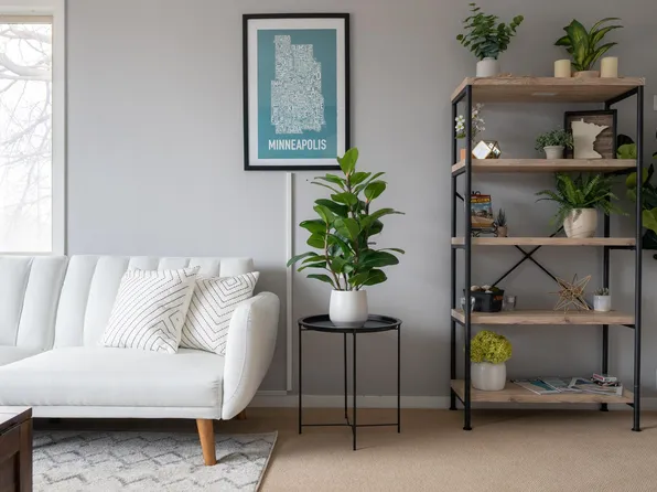 5136 Hiawatha Ave #201, Minneapolis, MN 55417