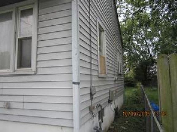 3rd image of 3526 Elmwood Ave