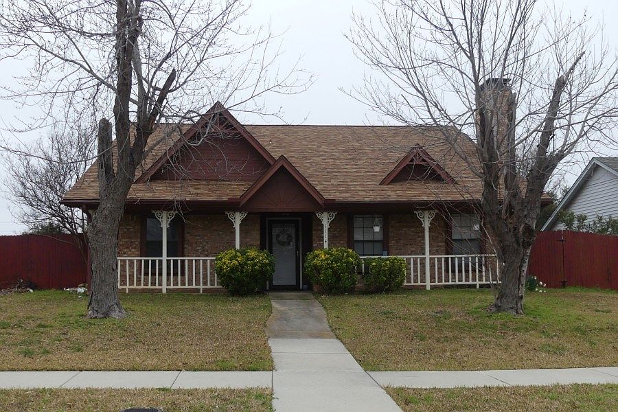 1st image of 1114 Woodrow Dr
