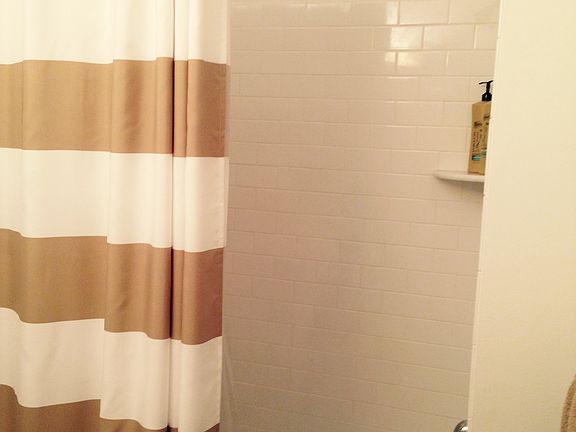 Shower/tub