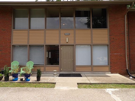 3rd image of 904 Forest Hill Dr #9-04