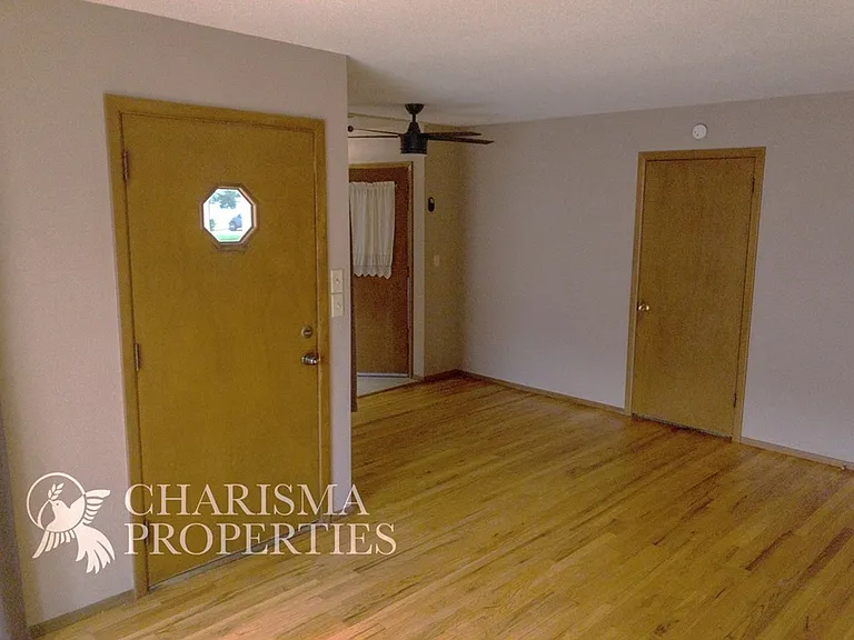 3004 S West Ave — Photo 7