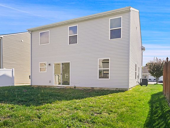 3rd image of 10841 Woods Dr