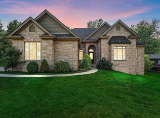 439 Chaucer Ct, Valparaiso, IN 46385