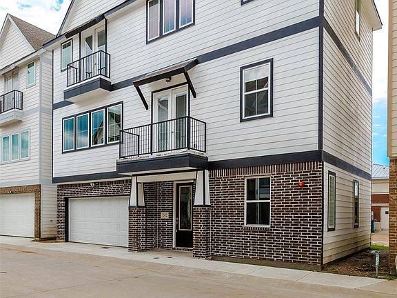 2nd image of 202 S Village Way