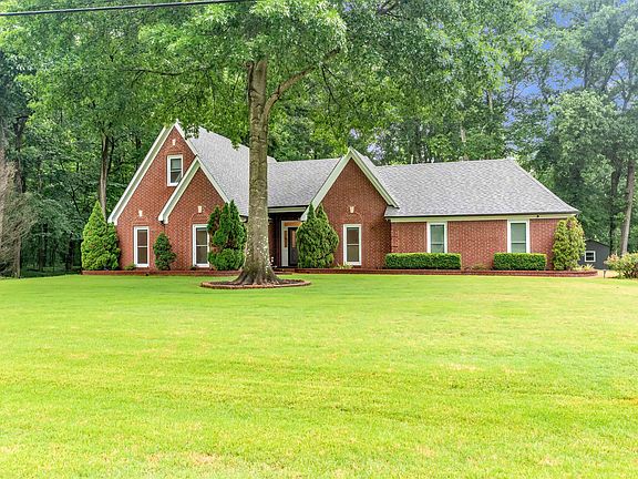2nd image of 170 Forest Edge Dr