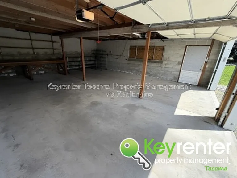 5321 N 42nd St — Photo 13