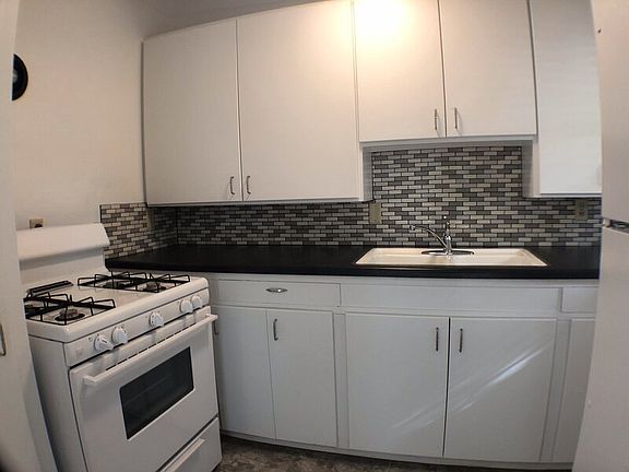 4th image of 2301 Nathan Ave APT B