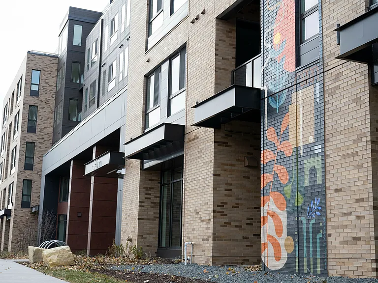 Akin Apartments — Photo 18