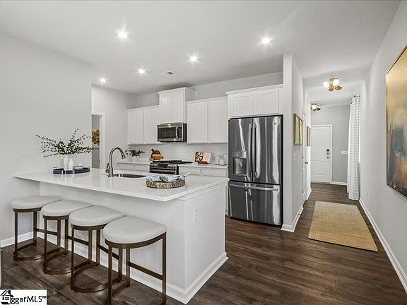 3rd image of 161 Herrick Pl Lot 25