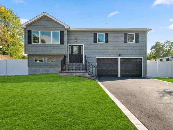 124 Ithaca Street, Bay Shore, NY 11706