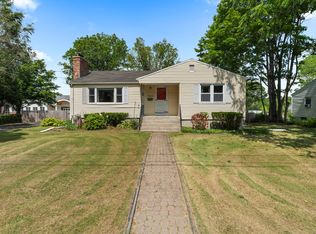 31 Louis Ln, Colchester, CT 06415