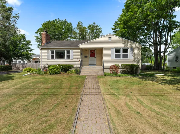 31 Louis Lane, Colchester, CT 06415