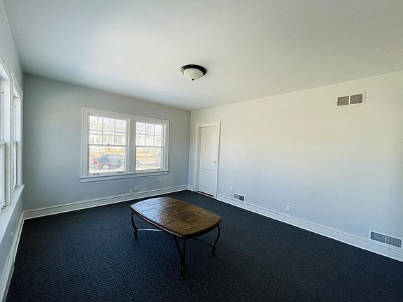 5th image of 548 Hennepin St