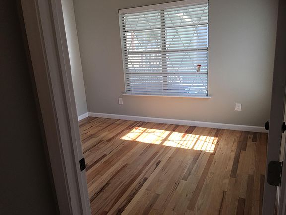 5th image of 234 Smallwood Dr