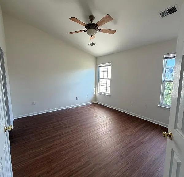 8707 Farnham Way — Photo 3