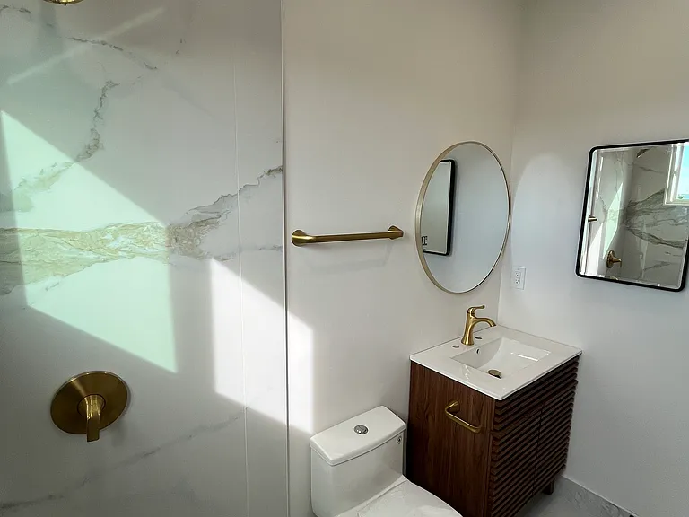505 S Vine St #505 — Photo 8