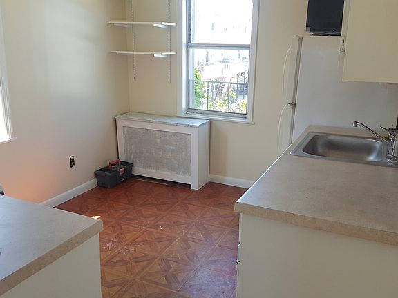3rd image of 3170 Layton Ave #2